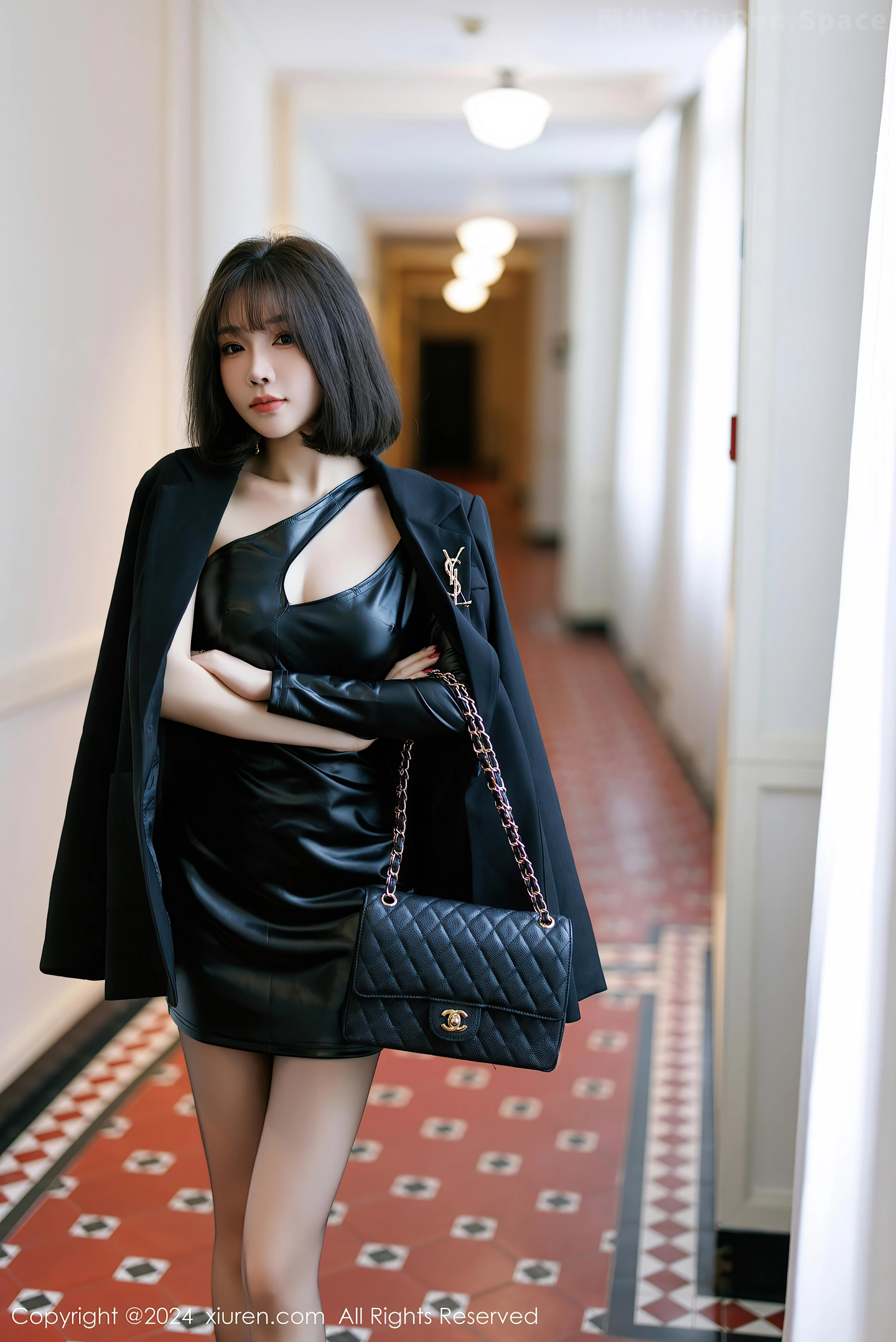 图片[2]-[XiuRen秀人网] VOL.9520 女神徐莉芝Booty性感黑色上衣露豹纹内衣秀完美身材迷人诱惑写真89P-秀人网官方网站